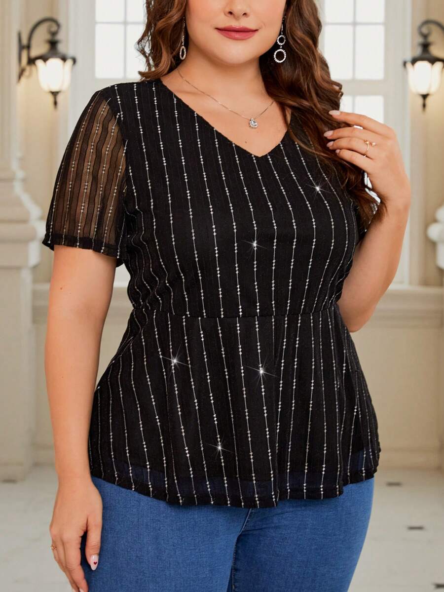 SHEIN Clasi 大尺碼網眼v領休閒t恤 - 黑色 - 查看 1