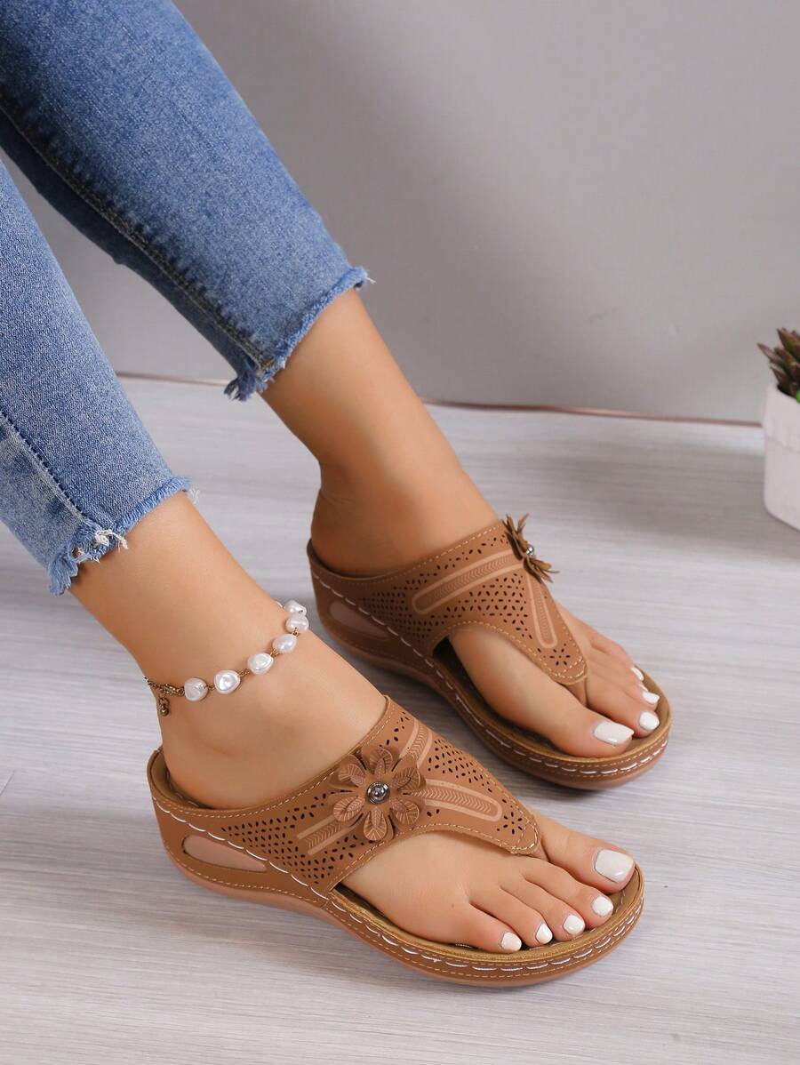 Women's Hollow Floral Platform Slipper, Open Toe Hollow Wedge Beach Sandals,Spring Summer Outfits