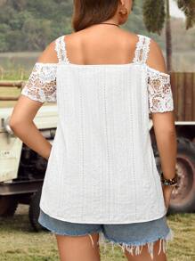 SHEIN LUNE 女性大碼白色蕾絲拼接v領露肩上衣 - 白色 - 查看 2