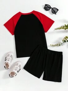 SHEIN 年輕男孩蜘蛛印花圓領短袖上衣和短褲套裝 - 黑色 - 查看 2