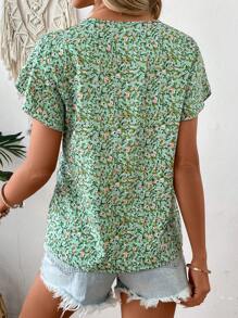 EMERY ROSE Women's Casual Floral Print Shirt With V-Neckline And Ruffled Sleeves