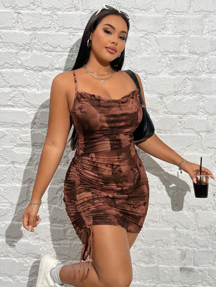 SHEIN EZwear Women's Plus Size Portrait And Flower Pattern Dress - Black - View 1
