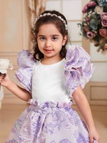SHEIN Conjunto de 2 piezas para niña pequeña con blusa de manga corta y estampado floral jacquard y falda