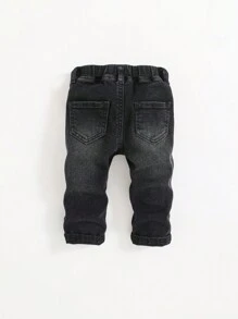 SHEIN Pantalones vaqueros casuales de mezclilla para niños pequeños con parches rasgados y paneles de contraste, para conjuntos deportivos de primavera y verano - Negro - Ver 2