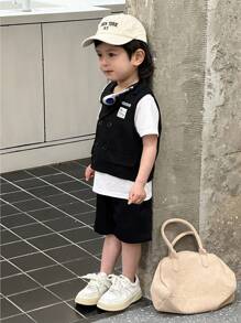 SHEIN Young Boy Spring/Summer Stylish Black Collared Sleeveless Jacket With Letter Patch Matched With Solid Color Shorts