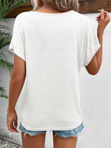 SHEIN Frenchy 女式刺绣 V 领落肩袖 T 恤，返校服，复古风格，教师服，图案 T 恤，休闲女装 - 白色 - 查看 2