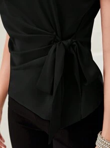 Modelyn Màu thuần Vòng cổ tay cánh Áo sơ mi Với Bên Buộc - màu đen - Xem 5