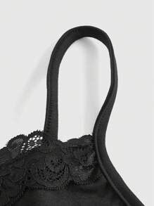 ROMWE Goth Top de tirantes estampado de cráneo con encaje en contraste - Negro - Ver 4
