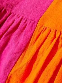 SHEIN Zomervakantie voor babymeisjes met colorblock-jurk met ruches aan de zoom en uitlopende mouwen