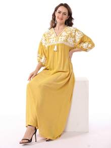 优雅的白色 Jalabia 连衣裙，3D 刺绣，沙特阿拉伯传统女装，2025 年沙特国庆日最新设计