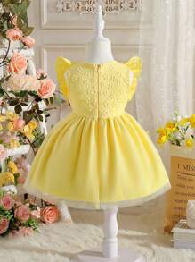 SHEIN Glamorique Kids Vestido Elegante Con Malla, Lazo, Volantes Y Patrones Jacquard Para Bebé Niña