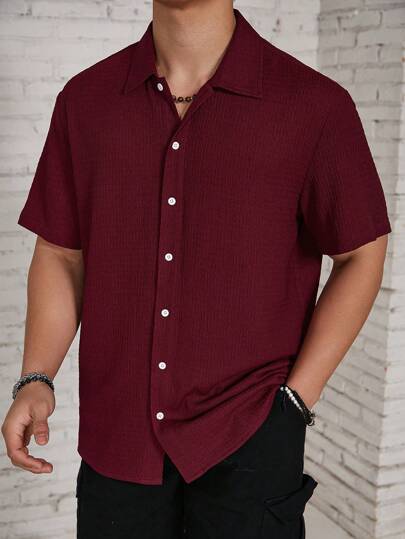 Manfinity Homme Camisa de manga corta con textura de hombre, camisa rojo borgoña para hombre