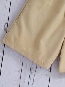 SHEIN Conjunto Menino Tween Top de Manga Curta Casual com Contraste de Cores e Gola Alta e Shorts em Cor Sólida para Uso Diário no Verão
