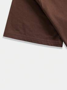 ROMWE MEN Goth Men Cotton Skull & Letter Graphic Tee, School - Coffee Brown - View 3