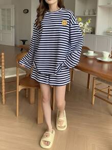 DAZY Cute Expression Print Striped Home Wear Pajama Set , Fall Winter Clothes - Blue and White - View 4