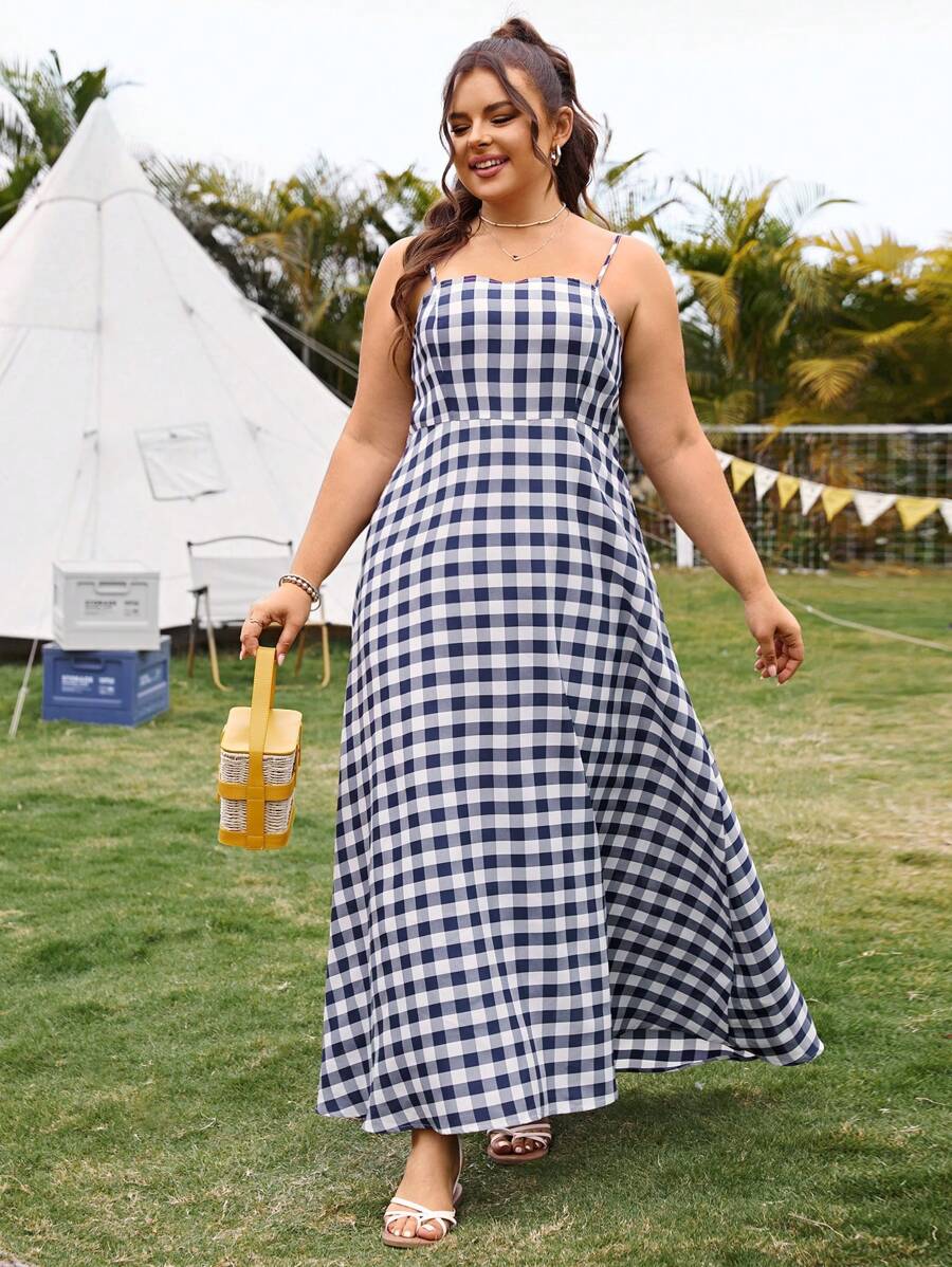 SHEIN Essnce 大尺碼女性夏季新款音樂節假期休閒通勤藍白格子Cami昆汀連衣裙口袋裝 - 彩色 - 查看 1