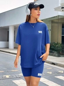 SHEIN EZwear 鬆身短袖上衣,附有字母補丁和短褲