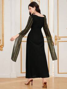 Al Najma Kleid Mit Bestickten Details, Gespaltenen Ärmeln Und Eingeklemmter Taille - Schwarz - Übersicht 2