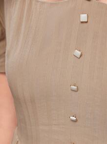 Modelyn Của phụ nữ Cổ vuông Ngắn Ống tay áo Đầm Với Xù Hoa Sen - Màu Khaki - Xem 7