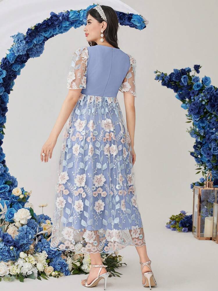 Contrast Mesh Floral Embroidered Pleated Casual Dress