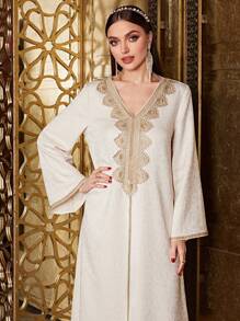 Al Najma Vestido modesto con cuello en V, aplicación bordada, mangas acampanadas, vestido árabe de manga larga elegante y de lujo, Kaftan