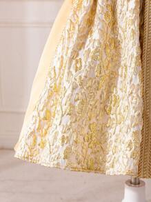 SHEIN Niña Con Ropa A Juego, Vestido De Manga Abullonada De Cuello Redondo Y Tejido De Jacquard