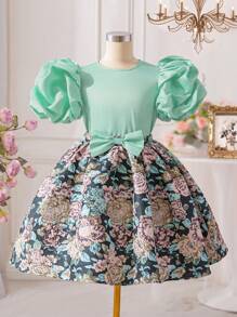 SHEIN Tween Girls' Lovely Retro Palace Style Round Neck Blouse With Puff Sleeves & Flower Jacquard Skirt Set