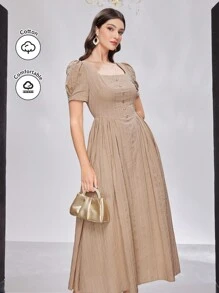 Modelyn Của phụ nữ Cổ vuông Ngắn Ống tay áo Đầm Với Xù Hoa Sen - Màu Khaki - Xem 3