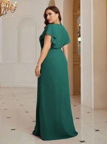 SHEIN Belle 大码女式伴娘礼服，交叉胸围，褶饰腰带，层叠雪纺下摆和前开衩，优雅正式晚会舞会婚礼宾客礼服，适合毕业典礼、晚宴，大码绿色连衣裙，优雅连衣裙，纯色大码连衣裙，派对礼服 - 墨綠色 - 查看 7