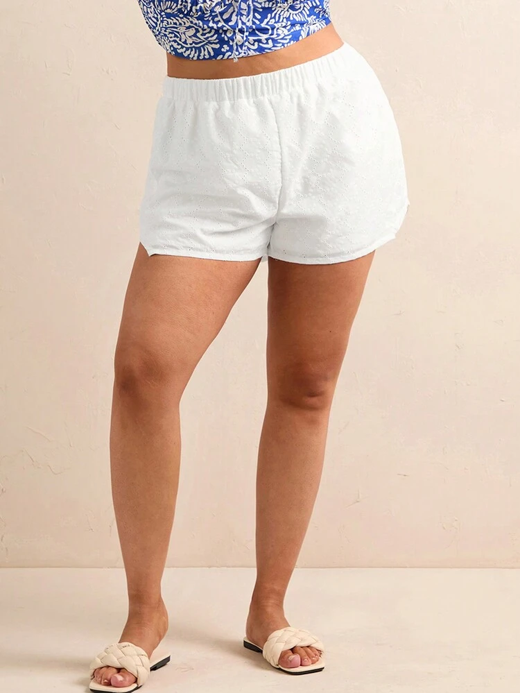 Plus Size Solid Color Elastic Waist Casual Shorts