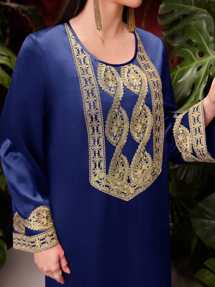 Women's Floral Embroidery Long Sleeve Arabian Dress