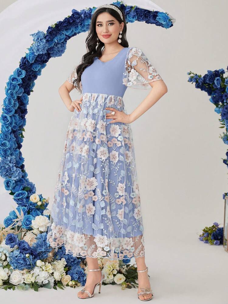 Contrast Mesh Floral Embroidered Pleated Casual Dress