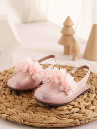 1雙女童粉色花裝飾柔軟鞋底休閒公主平底涼鞋,適合春夏季節穿著