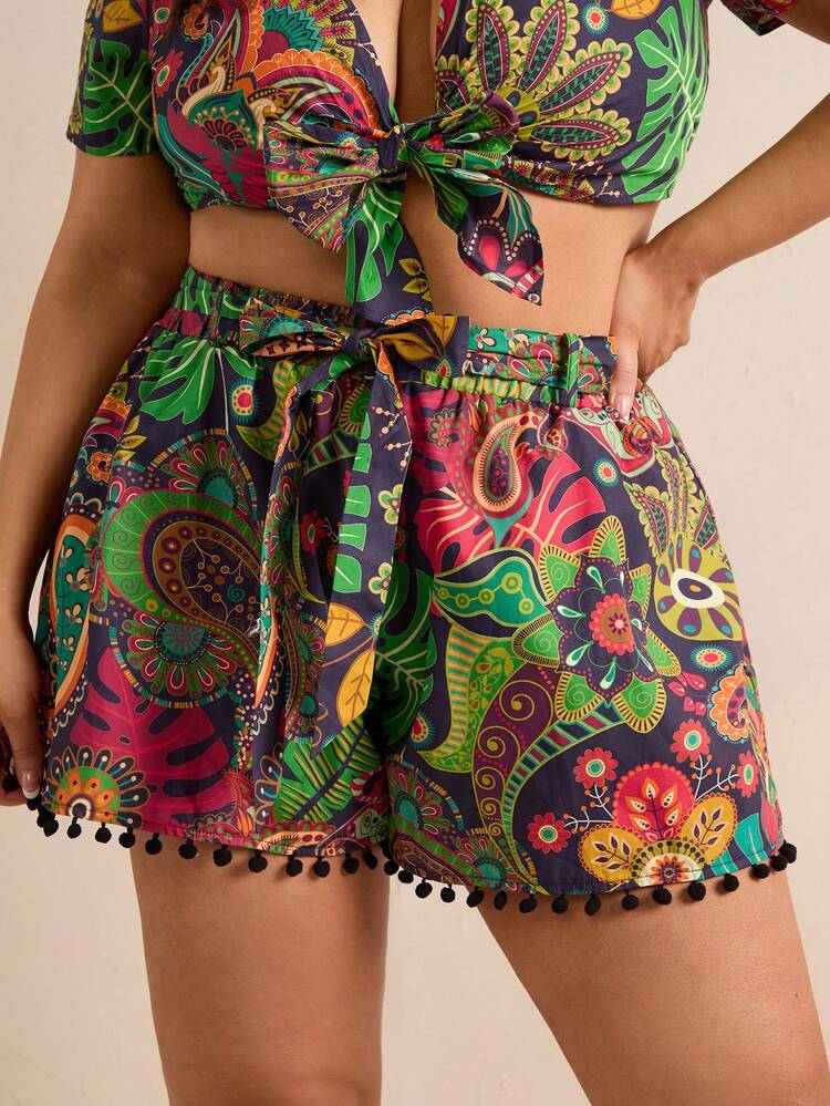 Plus Size Crop Top And Shorts Set With Paisley Print And Front Knot