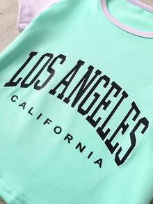 Camiseta de manga corta y pantalones cortos con bloques de color y estampado de letras para niña joven - Verde - Ver 3