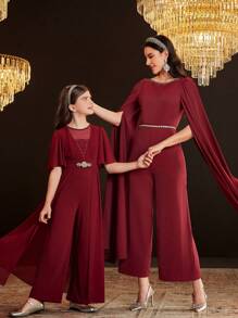 SHEIN Tween Girl 1 szt. Śliczny kombinezon z okrągłym dekoltem i kryształkami, z peleryną i rękawami - Burgund - Zobacz 2