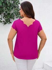 SHEIN Clasi Blusa de manga corta con cuello en V y dobladillo curvo para mujer de talla grande - Rojo violeta - Ver 2