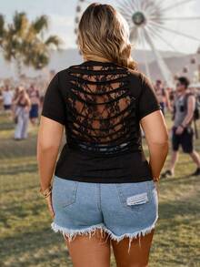 SHEIN LUNE 加大碼蕾絲接縫空心短袖t恤 - 黑色 - 查看 5