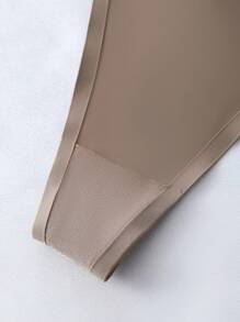 简单朴素的性感丁字裤