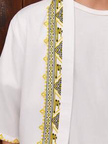 SHEIN Conjunto De Camisa Y Pantalón Corto Para Niños Adolescentes Con Corte Holgado, Informal, Estampado De Cuello De Campamento, Tejido