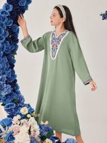 SHEIN 適合青少女的優雅刺繡連衣裙 - 綠色 - 查看 1