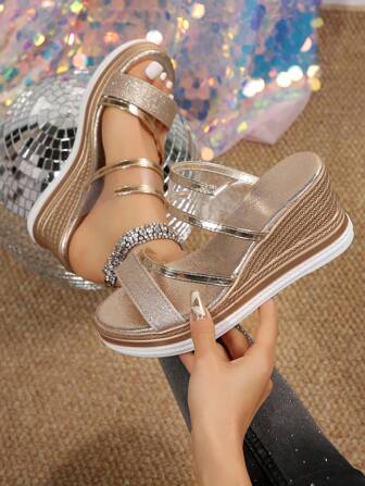 新款欧美风格高跟坡跟凉鞋，露趾带，亮片装饰，休闲时尚，适合夏季户外或海滩