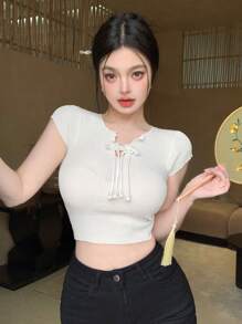 DAZY 女士實色修身短袖針織上衣,帶扣緊閉,薄款