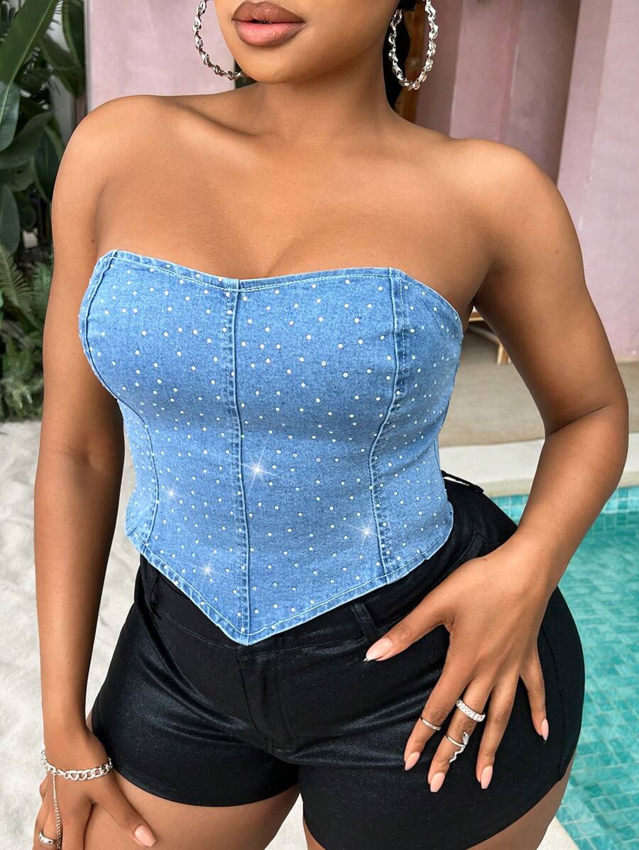 SHEIN SXY 大尺碼夏季休閒度假鑽石裝飾不對稱下擺無肩帶上衣,適用於音樂節服裝 - 藍色 - 查看 1