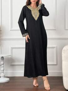 Al Najma 对比色蕾丝和褶皱阿拉伯朴素长袖连衣裙 - 黑色 - 查看 8