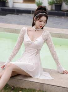 DAZY 蕾丝拼接长袖连体泳衣，心形领口，适合夏季、海滩、游泳、度假 - 米色 - 查看 4