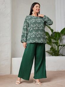 Mulvari 大尺碼波普花卉上衣和純色褲子的兩件套裝 - 綠色 - 查看 6