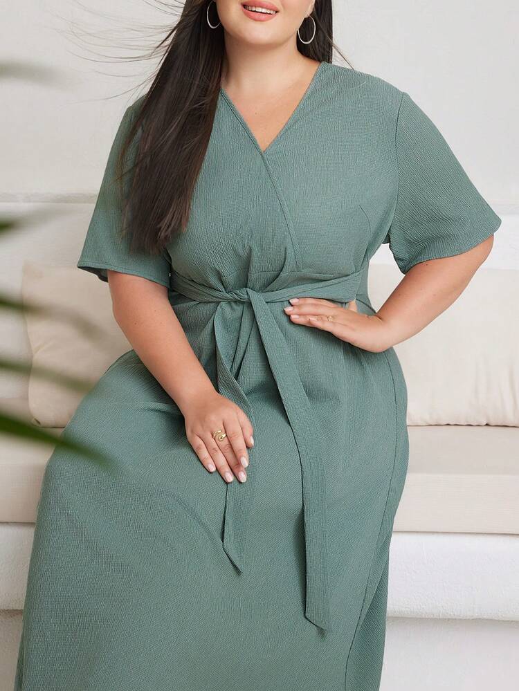 Plus Size Women's Solid Color Short Sleeve Dress With Waist Tie