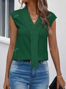 Camisa sin mangas con cuello desgastado de unicolor