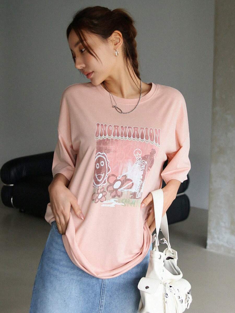 DAZY 女性卡通字母印花寬鬆下垂款t恤 - 粉色 - 查看 1